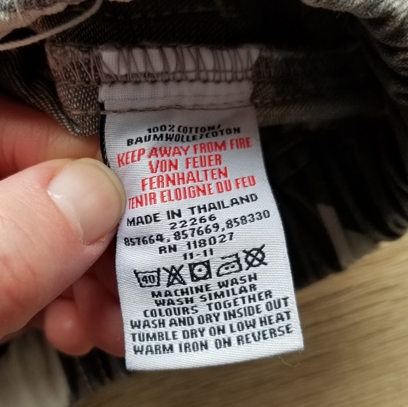 2011 nwt Mini Boden boys board shorts 6 years - Picture 4 of 9